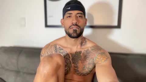 Snapshot of myke_esthetic chatting on March 5, 2:03 am Myke esthetic online show from March 5, 2:03 am