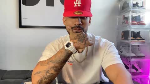 Snapshot of myke_esthetic chatting on October 5, 7:01 pm Myke esthetic online show from October 5, 7:01 pm