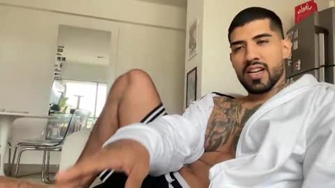 Snapshot of myke_esthetic chatting on October 15, 6:41 pm Myke esthetic online show from October 15, 6:41 pm