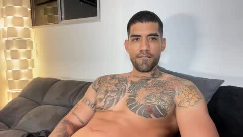 Snapshot of myke_esthetic chatting on January 11, 4:28 am Myke esthetic online show from January 11, 4:28 am