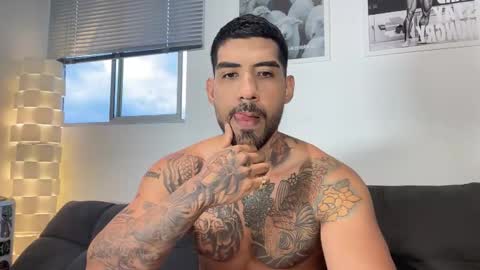 Snapshot of myke_esthetic chatting on February 1, 10:19 pm Myke esthetic online show from February 1, 10:19 pm