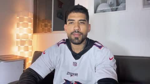 Snapshot of myke_esthetic chatting on February 15, 7:51 am Myke esthetic online show from February 15, 7:51 am