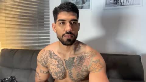 Snapshot of myke_esthetic chatting on February 24, 12:30 am Myke esthetic online show from February 24, 12:30 am