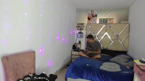 Snapshot of myluandjackhot chatting on February 17, 12:01 pm Myluandjack online show from February 17, 12:01 pm