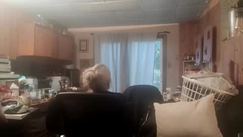 Snapshot of mymyselfandme chatting on November 10, 11:48 pm mymyselfandme online show from November 10, 11:48 pm