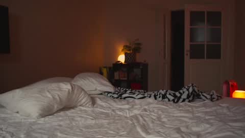 Snapshot of mynaughtynights chatting on February 5, 3:49 pm Sima online show from February 5, 3:49 pm