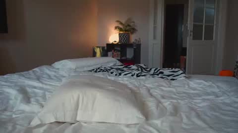 Snapshot of mynaughtynights chatting on July 19, 11:58 am Sima online show from July 19, 11:58 am