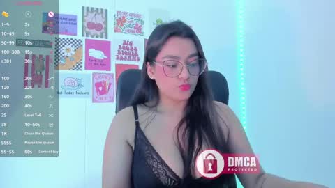 Snapshot of mypretty_isabella chatting on June 4, 2:06 am Bella online show from June 4, 2:06 am