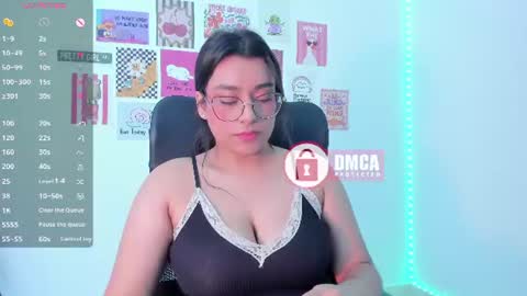 Snapshot of mypretty_isabella chatting on June 11, 3:10 pm Bella online show from June 11, 3:10 pm