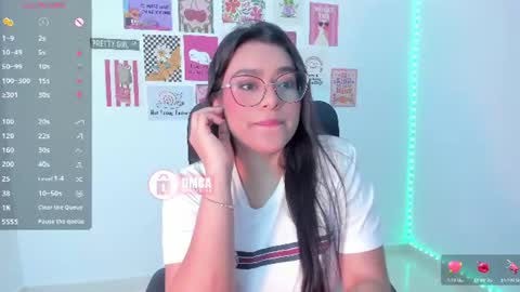 Snapshot of mypretty_isabella chatting on July 2, 8:26 pm Bella online show from July 2, 8:26 pm