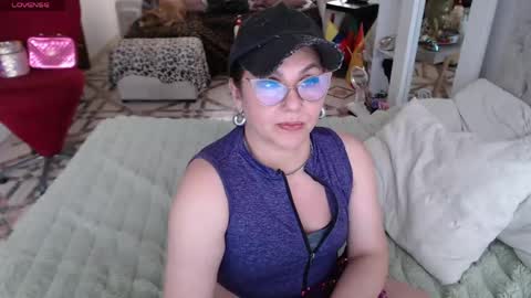 Myrna Sessions online show from April 22, 9:49 pm