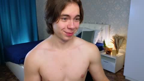 Snapshot of myshkek chatting on February 9, 10:09 am Mickey online show from February 9, 10:09 am