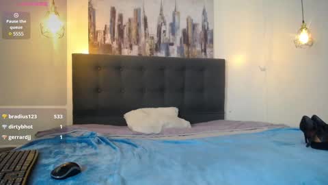 Snapshot of mysterious_girl42 chatting on February 26, 11:59 pm No Name online show from February 26, 11:59 pm