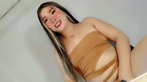 Snapshot of mysterious_kim chatting on May 7, 12:21 pm kimmy online show from May 7, 12:21 pm