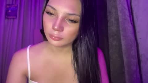 Snapshot of mysteryman_xxx chatting on April 18, 3:21 am UR GIRL NEXTDOOR online show from April 18, 3:21 am