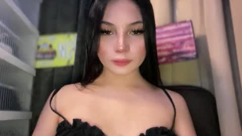 Snapshot of mysteryman_xxx chatting on April 27, 9:40 am UR GIRL NEXTDOOR online show from April 27, 9:40 am