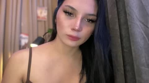 Snapshot of mysteryman_xxx chatting on April 28, 12:43 pm UR GIRL NEXTDOOR online show from April 28, 12:43 pm