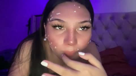 Snapshot of mysteryman_xxx chatting on May 18, 8:53 am UR GIRL NEXTDOOR online show from May 18, 8:53 am