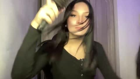 Snapshot of mysteryman_xxx chatting on May 19, 10:10 am UR GIRL NEXTDOOR online show from May 19, 10:10 am