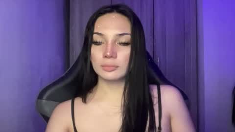 Snapshot of mysteryman_xxx chatting on May 20, 8:04 pm UR GIRL NEXTDOOR online show from May 20, 8:04 pm