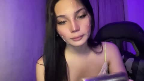 Snapshot of mysteryman_xxx chatting on May 28, 2:03 pm UR GIRL NEXTDOOR online show from May 28, 2:03 pm