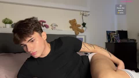 Snapshot of mystic_evan chatting on April 18, 5:17 pm Evan Brown online show from April 18, 5:17 pm