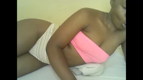 Snapshot of mystic_linna chatting on June 5, 6:31 am mystic_linna online show from June 5, 6:31 am