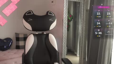 Snapshot of mysticxkitty chatting on February 9, 4:40 pm Kamile Get to know me better Subscribe to my OnlyFans Mysticxkitty online show from February 9, 4:40 pm