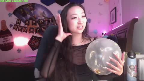 Snapshot of mysweetsofie1 chatting on January 1, 11:18 pm MySweetSofie online show from January 1, 11:18 pm