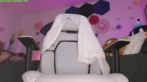 Snapshot of mysweetsofie1 chatting on January 8, 2:14 am MySweetSofie online show from January 8, 2:14 am
