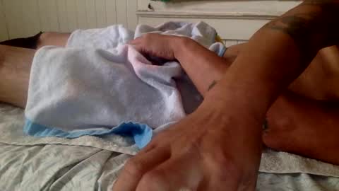 str8 dom alphaAsian Daddy type. sorry not bi or  curious but i dont judgediscrimenate. online show from February 26, 6:11 pm