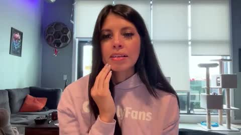 Gabby online show from February 21, 4:41 pm