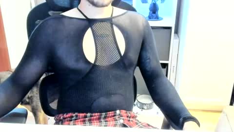 Snapshot of mz95boy chatting on August 4, 11:57 am mz95boy online show from August 4, 11:57 am