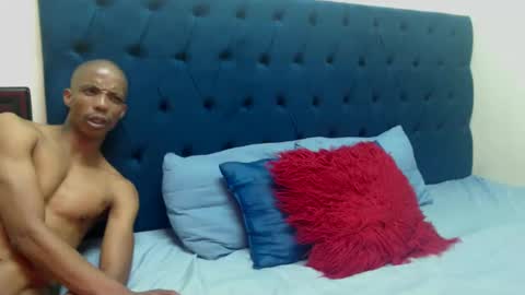 Snapshot of mzansihottestcouple chatting on January 16, 11:16 pm mzansihottestcouple online show from January 16, 11:16 pm