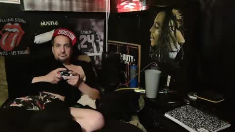 Snapshot of n3v3rpanic1 chatting on January 14, 6:45 am SnackPants online show from January 14, 6:45 am