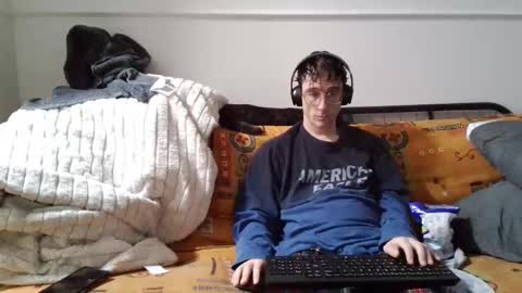 a Ordinary Boy online show from February 27, 12:10 am