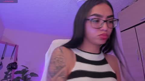 Snapshot of naath_ chatting on December 7, 12:30 am anny online show from December 7, 12:30 am