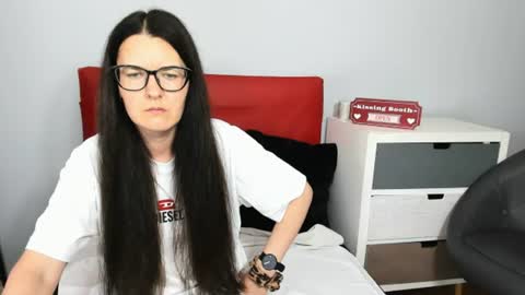 Snapshot of nadiatrue chatting on June 19, 6:23 pm nadiatrue online show from June 19, 6:23 pm