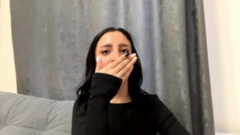 Snapshot of nadinevanni chatting on May 31, 1:40 pm Leya online show from May 31, 1:40 pm