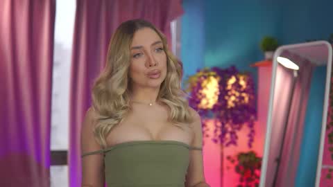 Snapshot of nadyablue chatting on March 2, 5:08 am Nadia online show from March 2, 5:08 am