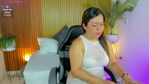Snapshot of nahia_13 chatting on June 4, 12:55 pm N A H I A online show from June 4, 12:55 pm