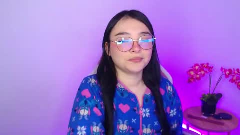 Snapshot of nahia__1 chatting on June 20, 2:31 pm Nahia online show from June 20, 2:31 pm
