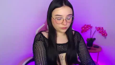 Snapshot of nahia__1 chatting on June 24, 3:44 pm Nahia online show from June 24, 3:44 pm