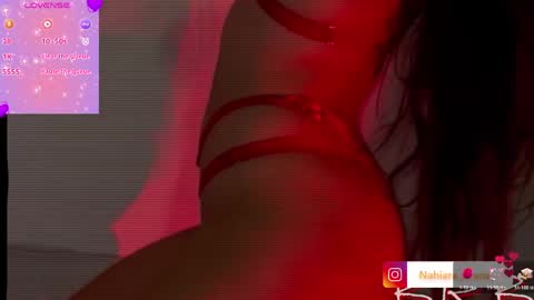 Snapshot of nahiara_evans_ chatting on May 5, 11:07 am NAHIARA EVANS online show from May 5, 11:07 am
