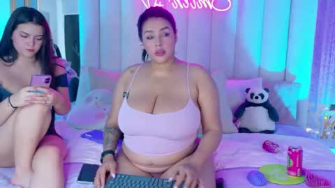 Snapshot of nahiara_evans_ chatting on May 23, 1:55 am NAHIARA EVANS online show from May 23, 1:55 am