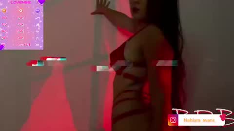 Snapshot of nahiara_evans_ chatting on June 8, 1:11 pm NAHIARA EVANS online show from June 8, 1:11 pm