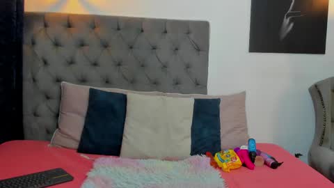 Snapshot of nahirobyy_ebonyy chatting on May 4, 6:04 pm nahirobyy ebonyy online show from May 4, 6:04 pm