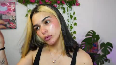 Snapshot of naho_4269 chatting on May 4, 1:01 am Naho Sigueme en mis Redes Sociales Follow me on my social networks online show from May 4, 1:01 am