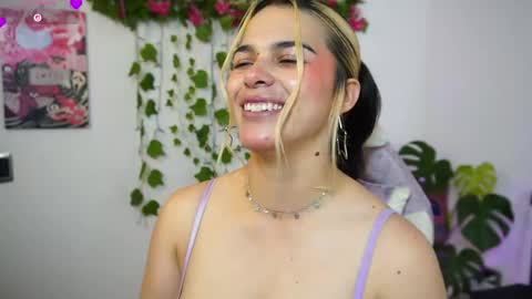 Snapshot of naho_4269 chatting on May 12, 12:19 am Naho Sigueme en mis Redes Sociales Follow me on my social networks online show from May 12, 12:19 am