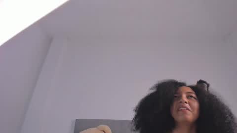 Laura online show from December 23, 11:49 pm